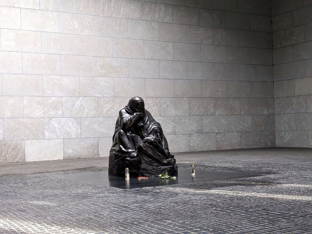 Madre con su hijo muerto. Käthe Kollwitz