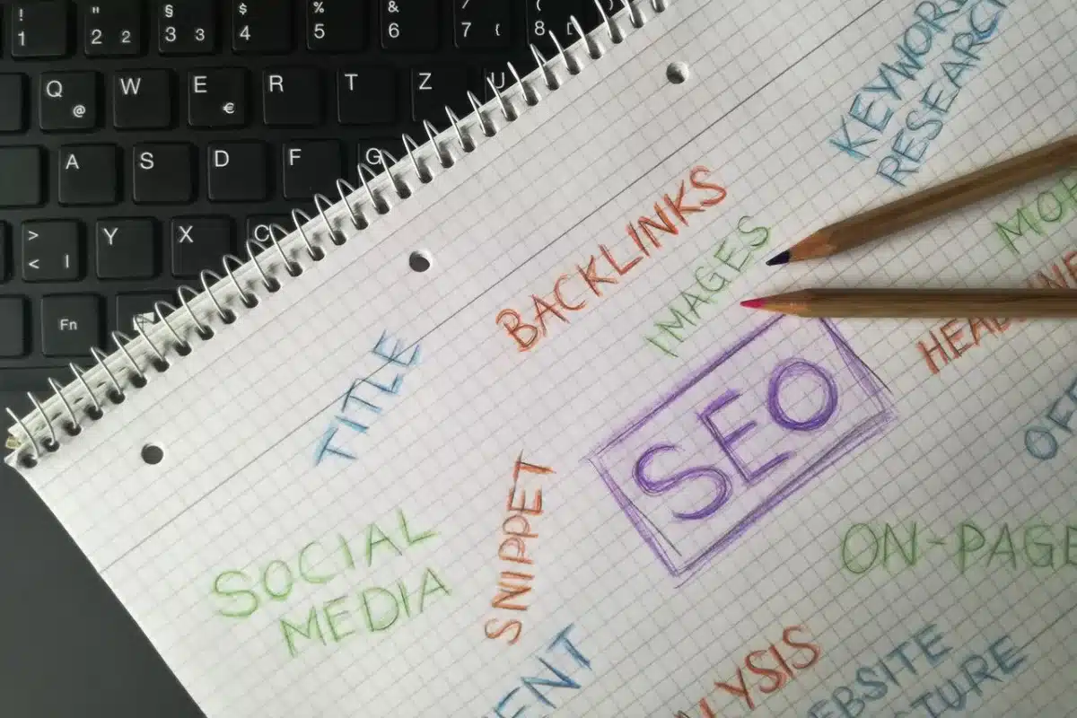 cuánto cobra un consultor SEO